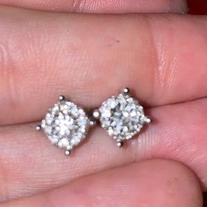 Diamond earrings white gold studs